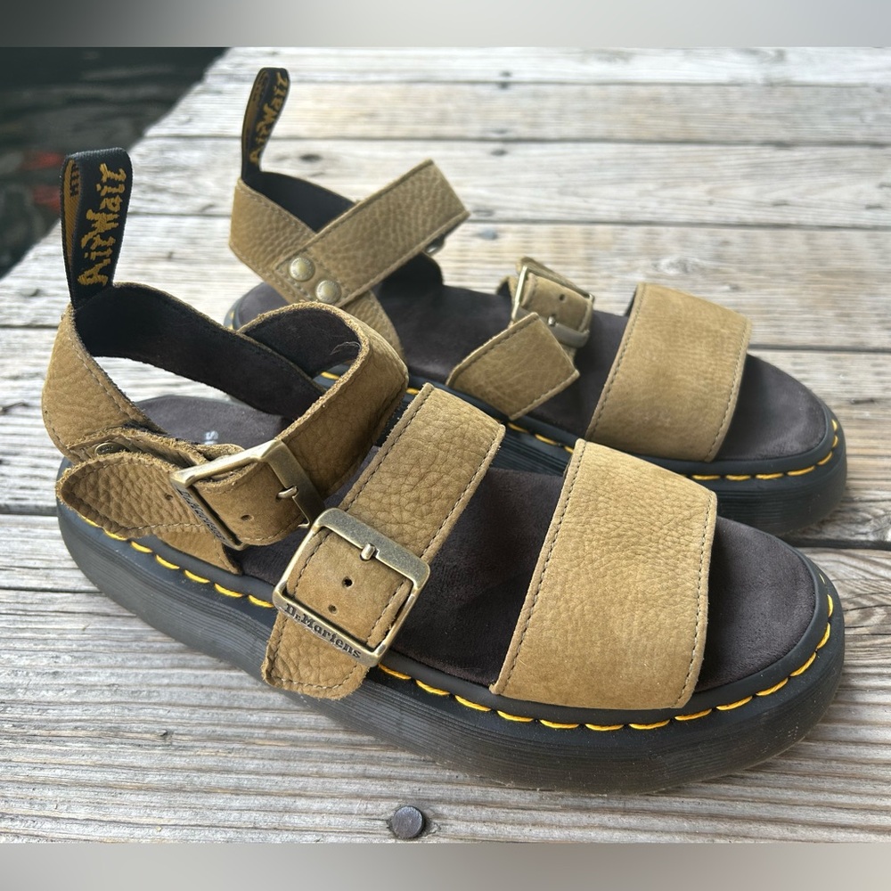 Dr martens gryphon leather quad sandals in olive, size nine. Worn once